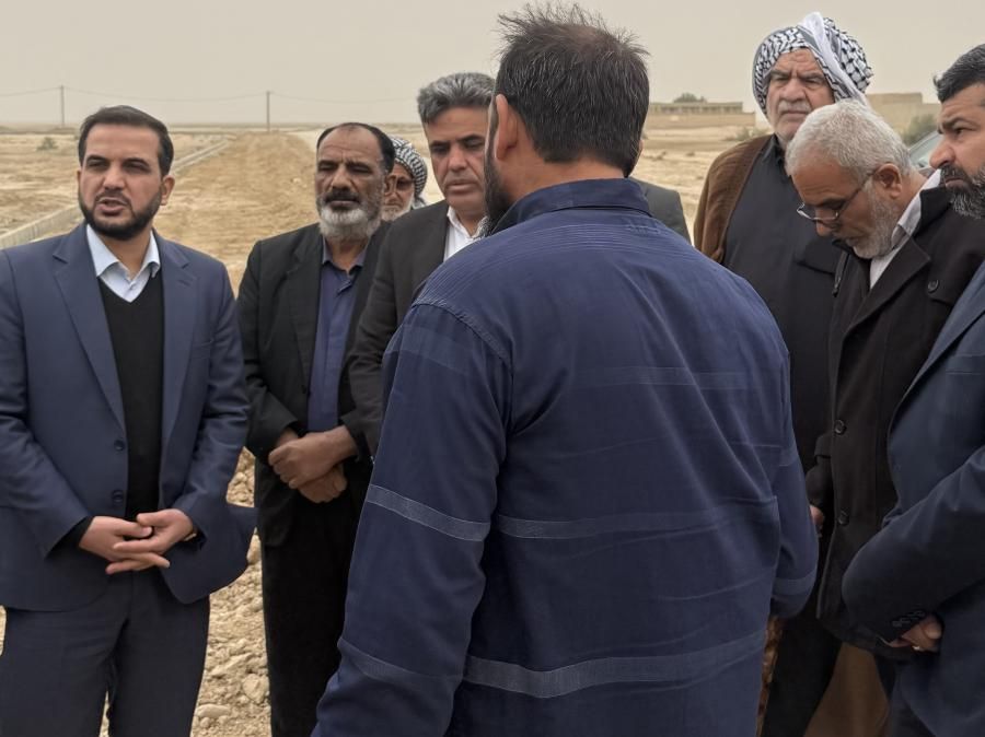 بازدید نماینده اهواز از روستای حیاویه بخش غیزانیه / کمک جهت تامین ۲.۵ کیلومتر لوله آبرسانی جهت تقویت فشار آب روستا