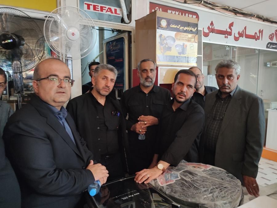 حضور نماینده اهواز و مدیرعامل آبفا در خیابان کاوه اهواز؛ پیگیری مشکل افت فشار آب در بازار مرکزی